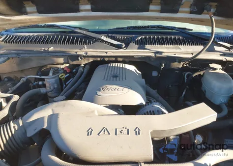 2005 Chevrolet Suburban 1500 Ls from USA, damaged, VIN 1GNEC16Z65J205789